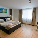 Gyulai Varpark 2 * غيولا