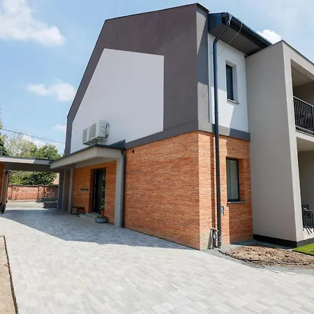 Apartamento Gyulai Várpark 2 *