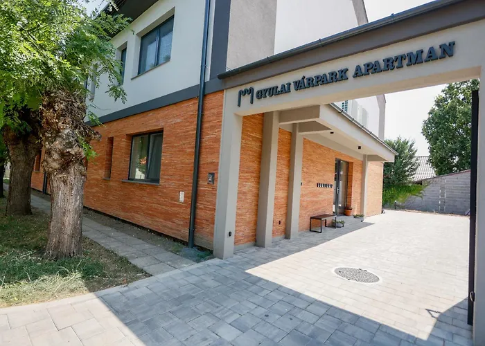 Gyulai Varpark 2 *
